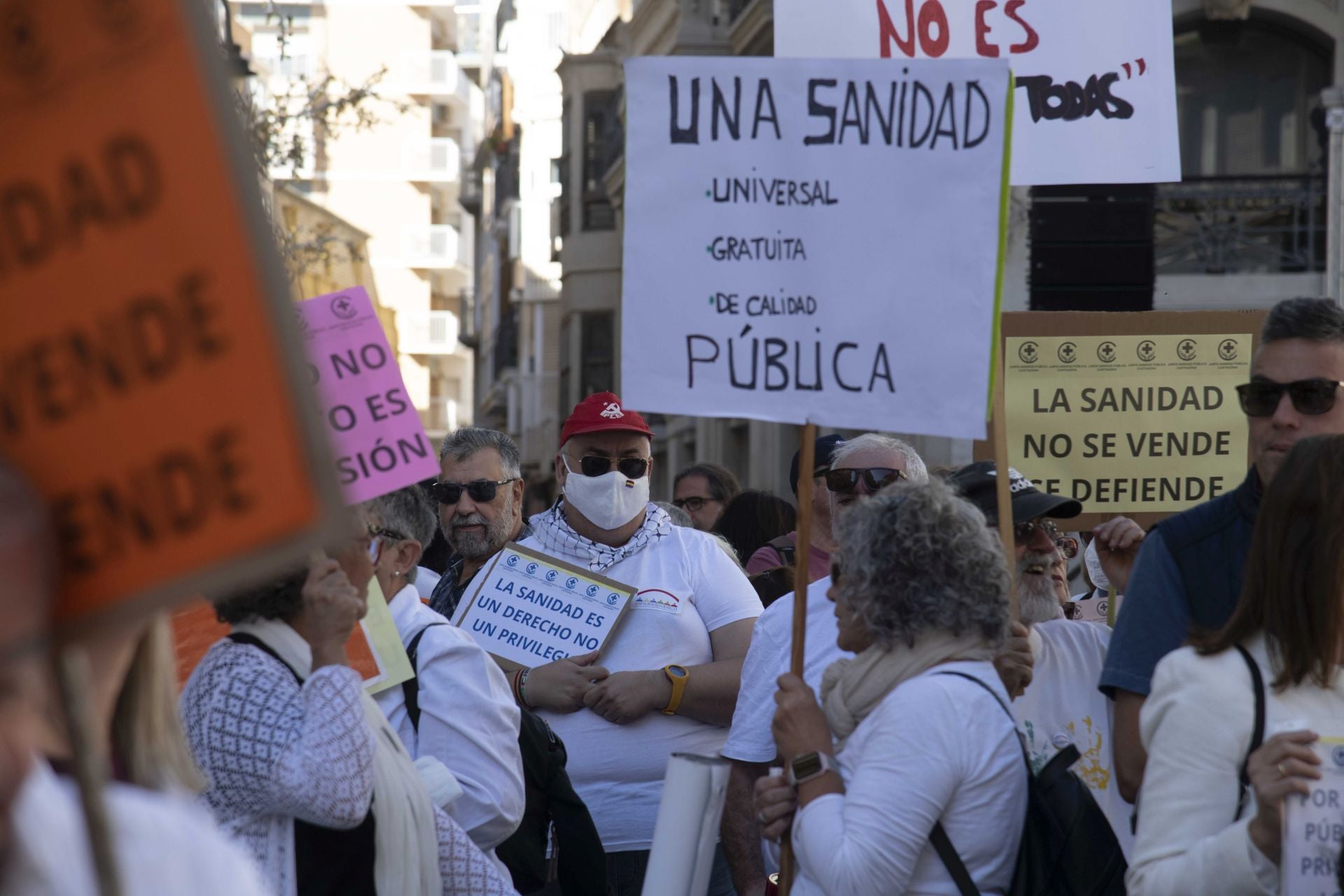 Manifestación en defensa de la sanidad pública en Cartagena, en imágenes