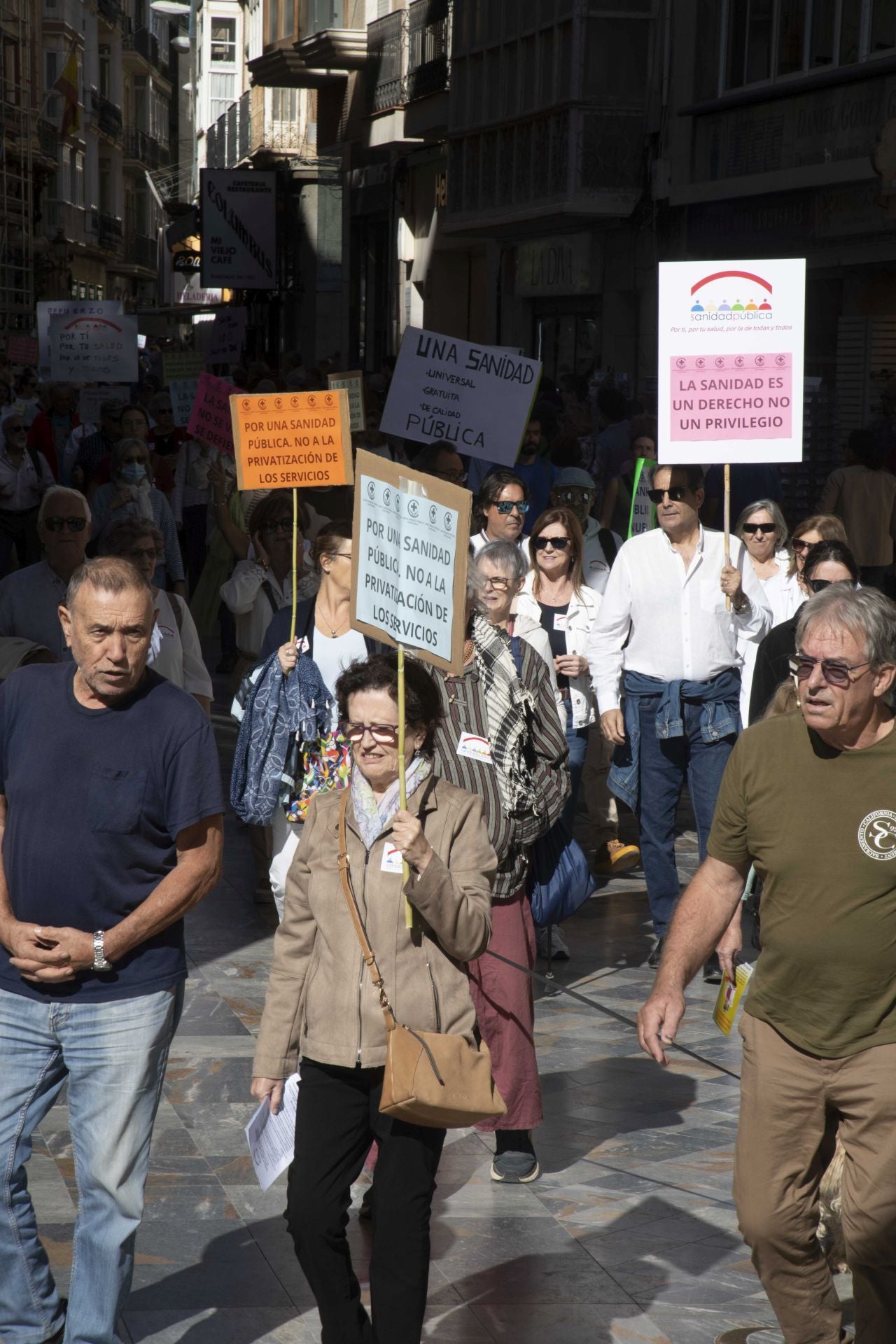 Manifestación en defensa de la sanidad pública en Cartagena, en imágenes