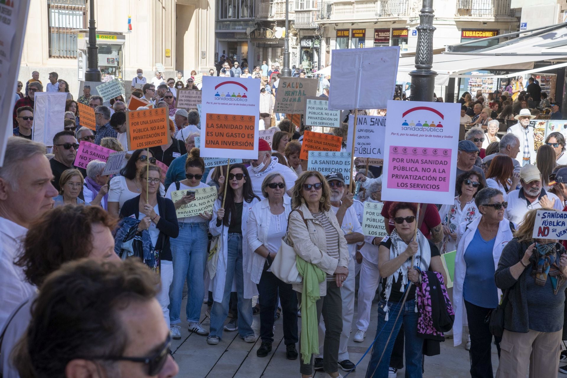 Manifestación en defensa de la sanidad pública en Cartagena, en imágenes