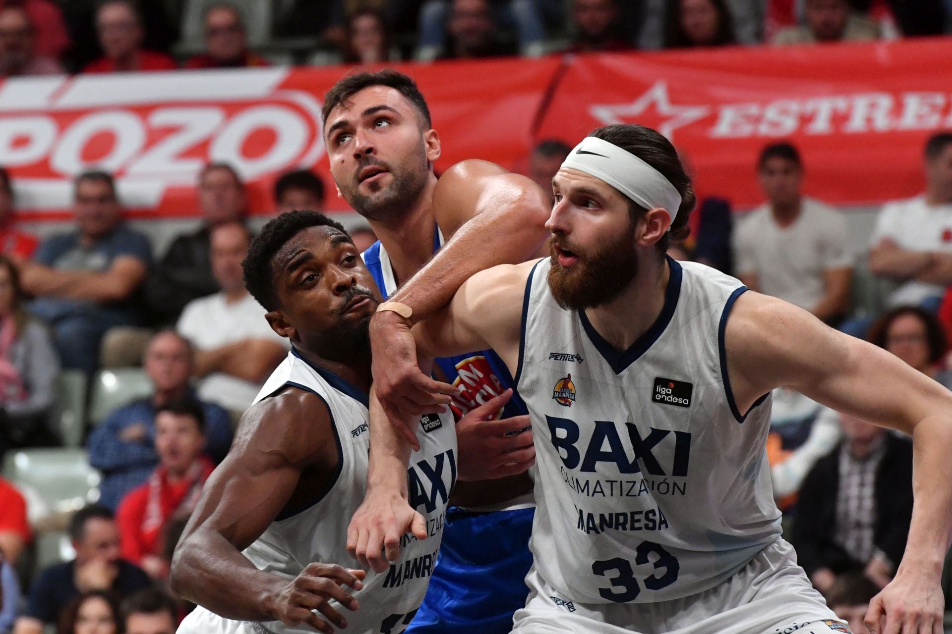 La penúltima fiesta del Palacio sigue acercando al UCAM a la Copa, en imágenes