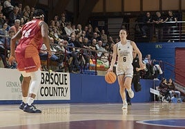 Ayuso lidera la posesión del Hozono Jairis, ayer, en Bizkaia.