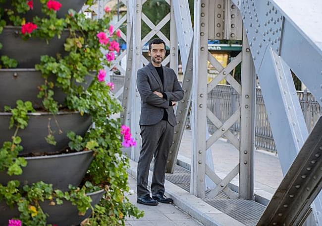 El ministro, en el Puente de Hierro.