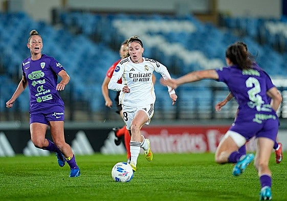 La murciana Eva Navarro supera a Encarni en el duelo de este sábado.