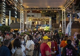 La localidad se llena de amantes de la buena gastronomía en sus diferentes espacios.