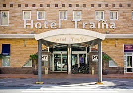 Fachada del hotel Traíña de Lo Pagán.