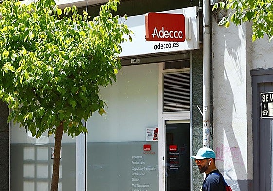 Una oficina de Adecco en una foto de archivo.
