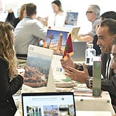 Los profesionales receptivos durante los encuentros de trabajo este miércoles, en Murcia.