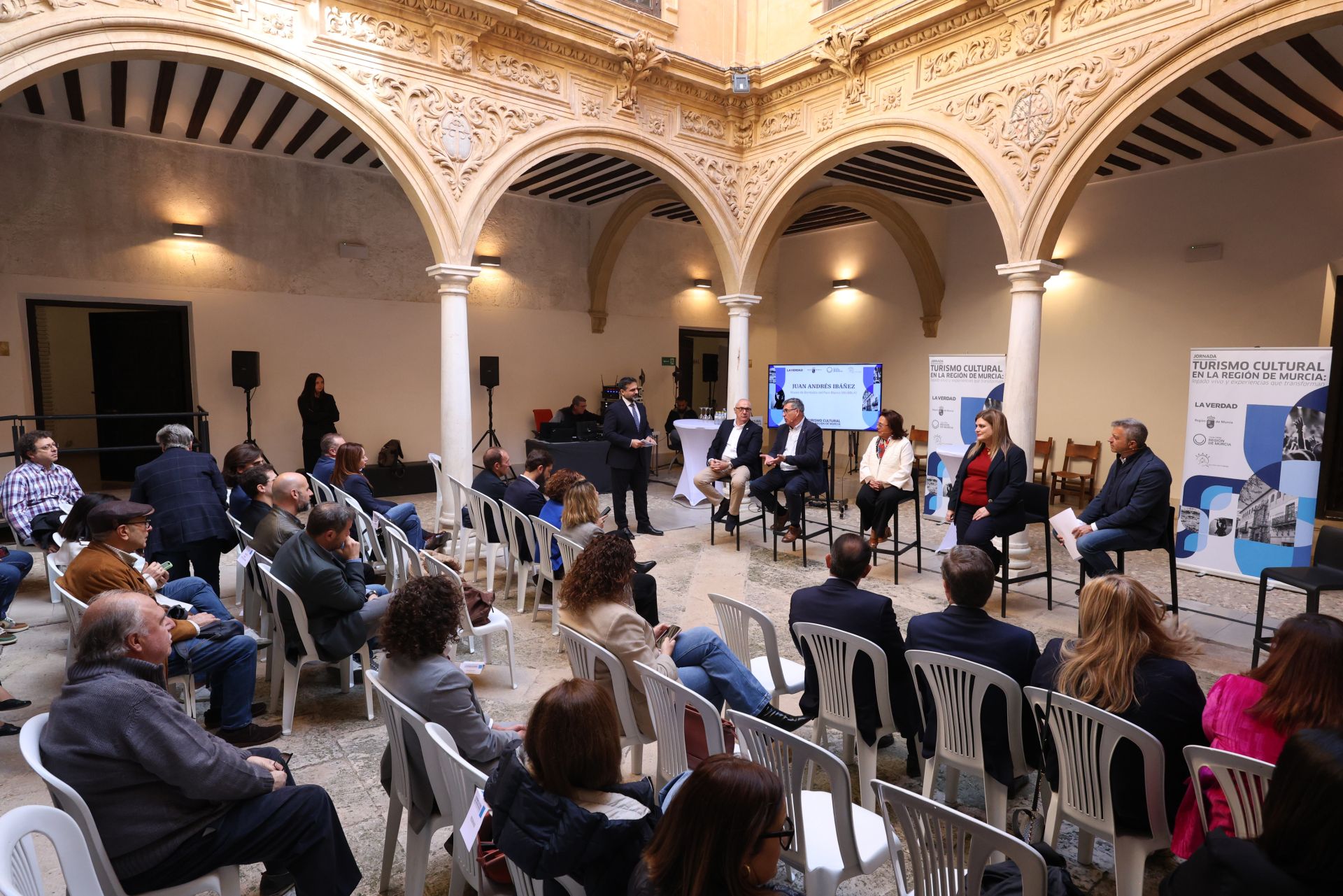 Las imágenes del foro &#039;Turismo cultural en la Región de Murcia&#039;