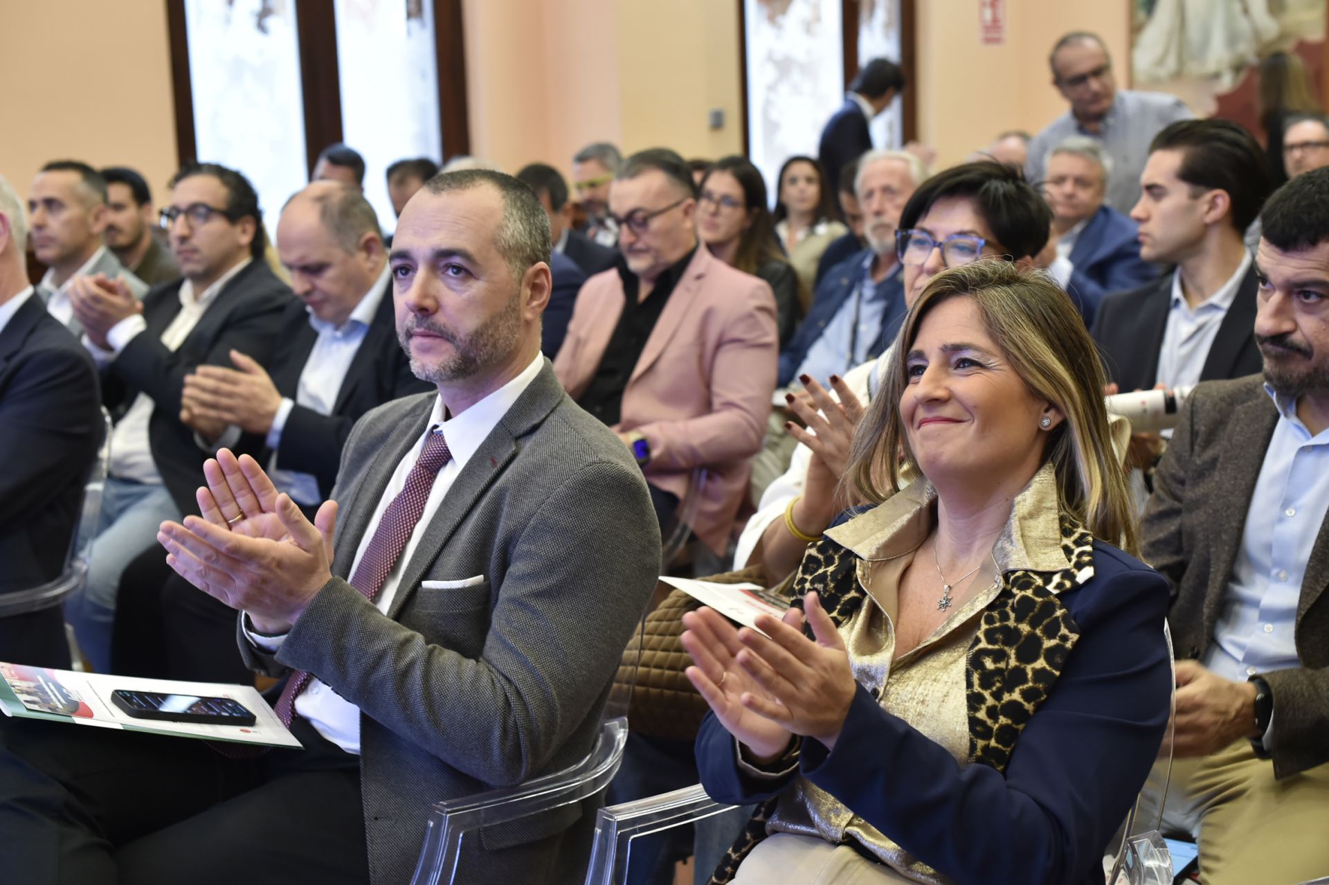 Coca-Cola presenta su &#039;Estudio de Impacto Socioeconómico 2024&#039; en la Región