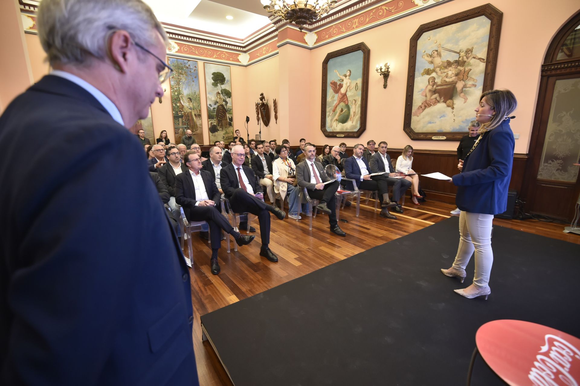 Coca-Cola presenta su &#039;Estudio de Impacto Socioeconómico 2024&#039; en la Región