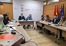 Reunión, ayer, de la Comisión de Sugerencias y Reclamaciones.