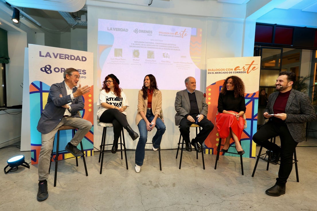 Foro 'Diálogos con arte', en imágenes