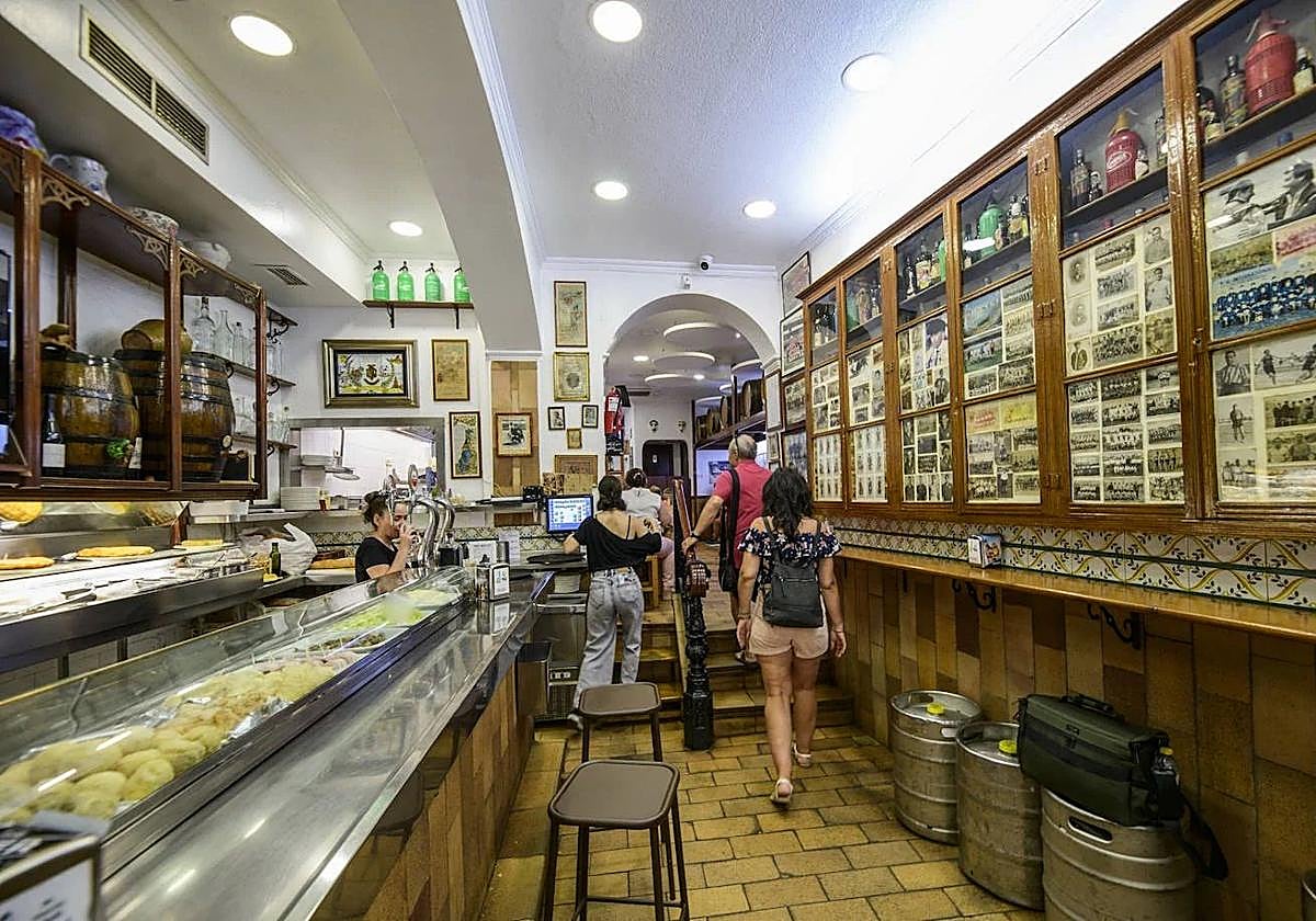 «¡Vamos al bar de los zagales!»