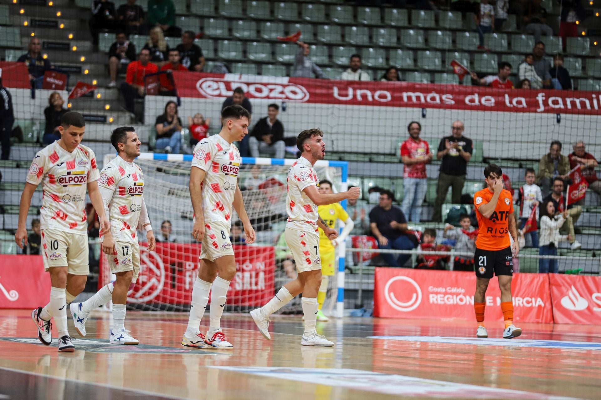 La victoria de ElPozo ante Ribera Navarra, en imágenes