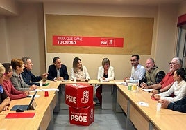 Reunión de miembros del PSOE de Alcantarila y Murcia.