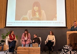 Marisol Conesa Soto (segunda izquierda), durante su intervención.