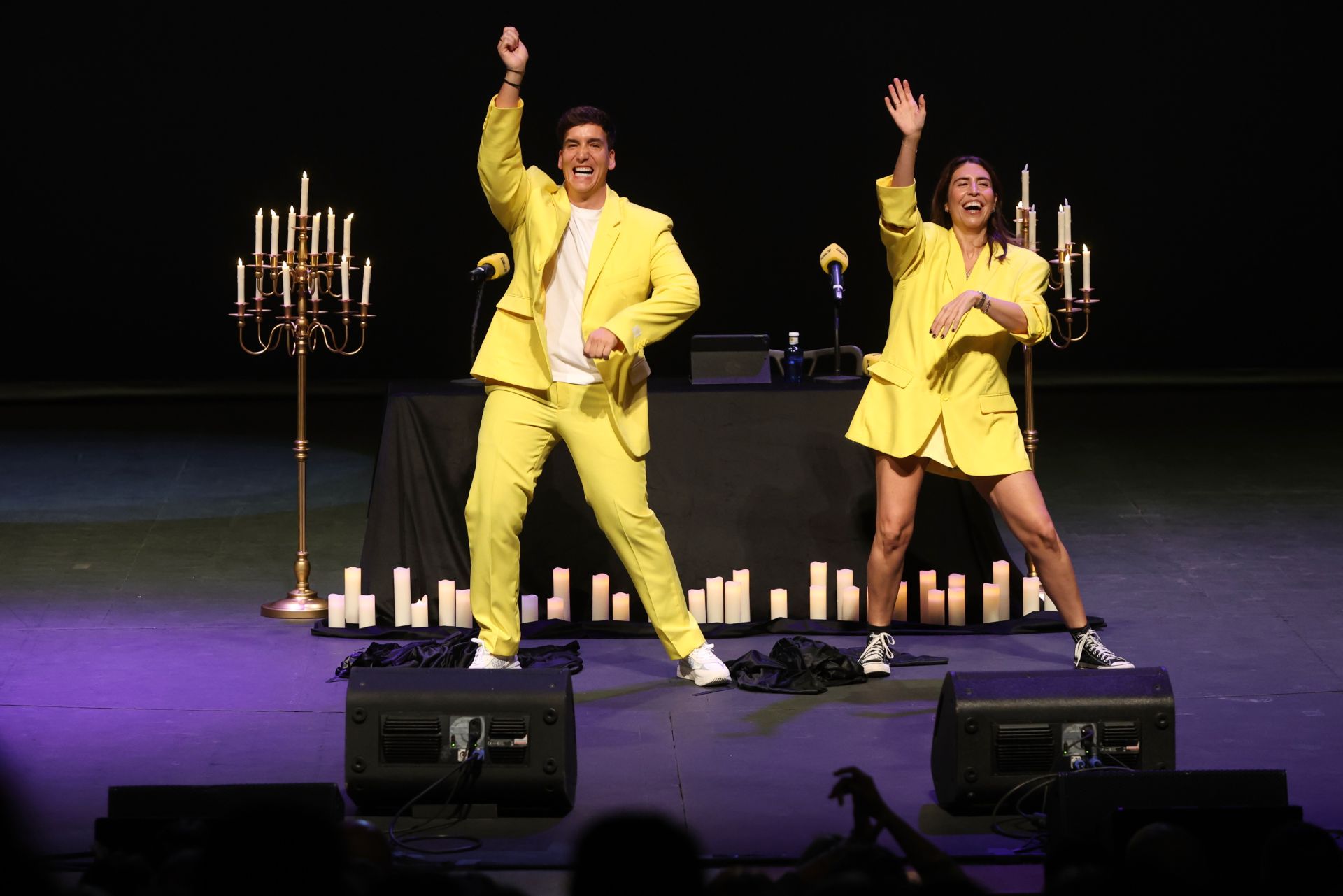 Risas y buen rollo en Murcia con el espectáculo de Xuso Jones y Ana Brito