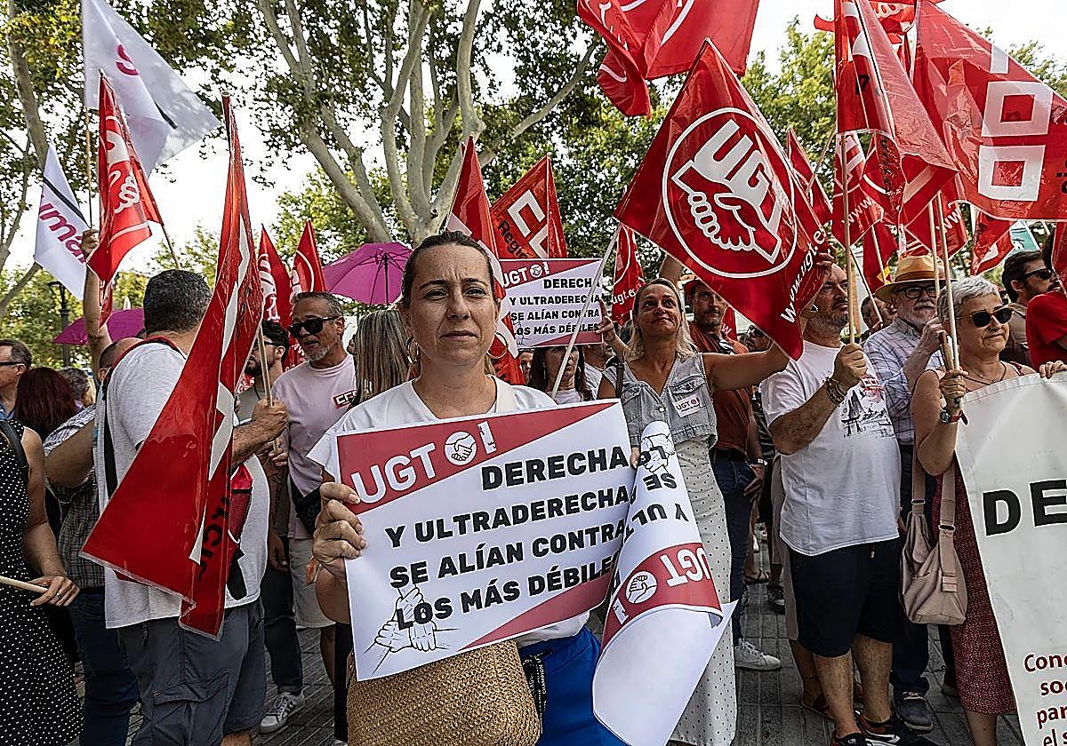 Una imagen de la protesta en la Asamblea el día que se aprobaron los Presupuestos de 2025, en la que participaron las organizaciones sindicales