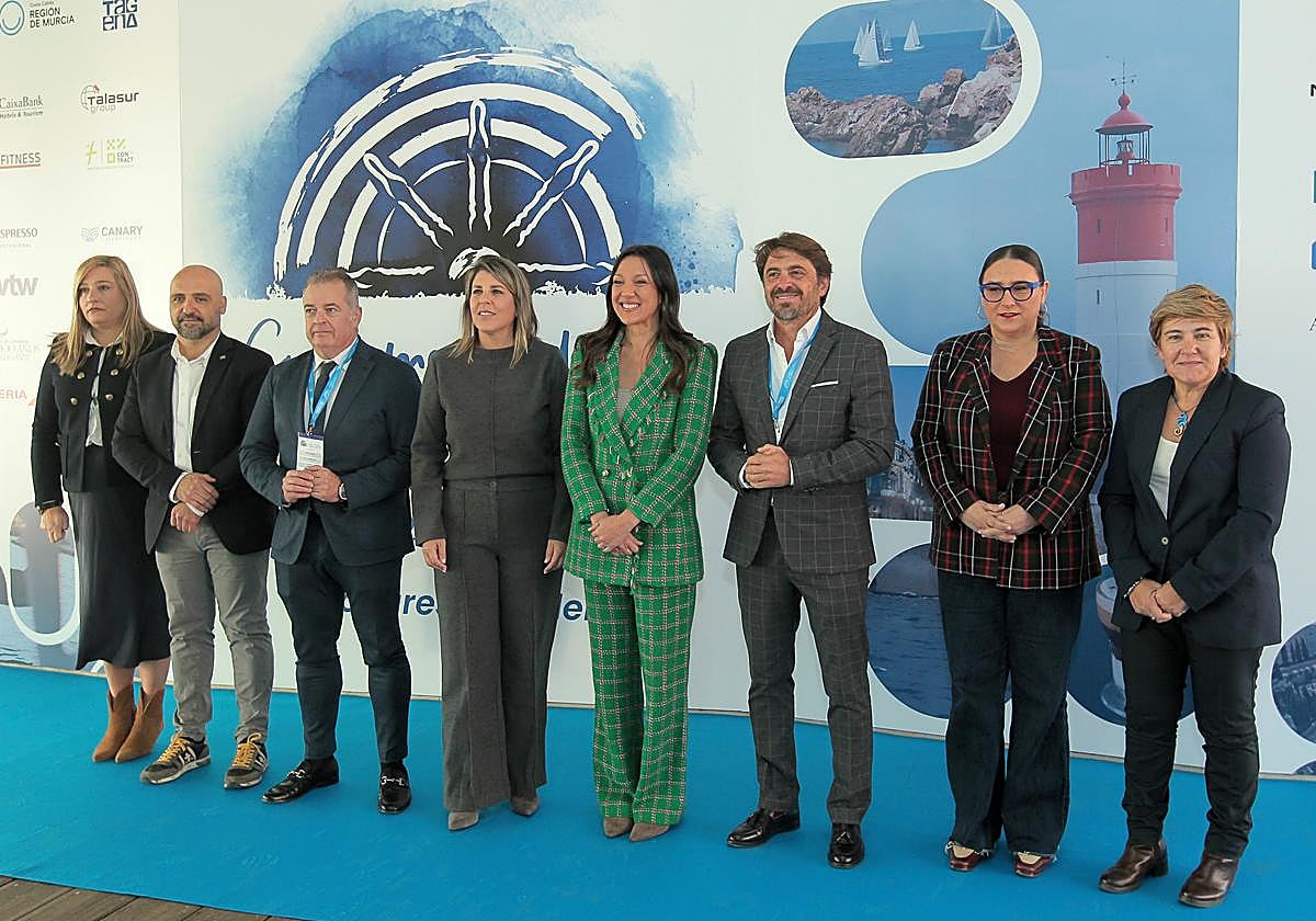 Autoridades en la inauguración del Congreso de Hoteleros Españoles, este jueves por la mañana, en Cartagena.