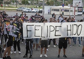 Aficionados del Cartagena protestando contra Felipe Moreno el pasado 1 de noviembre.