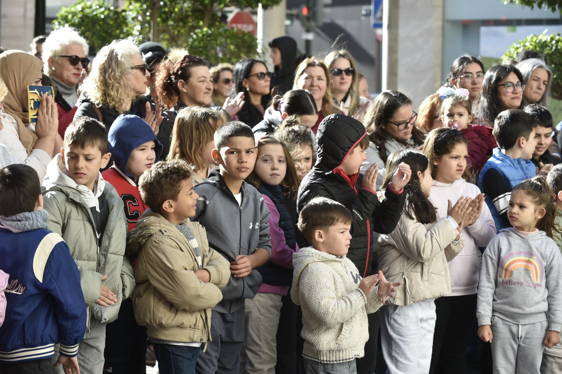 La nevada artificial en Murcia para cumplir el deseo de un niño de 7 años, en imágenes