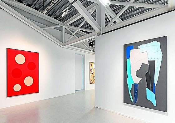 Obras de Antonio Ballester Moreno y Sonia Navarro expuestas estos días en el Centro Párraga de Murcia.