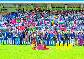 En el Estadio Besoccer La Condomina se citaron cerca de 1.000 estudiantes extranjeros que este año se han incorporado a la UCAM.