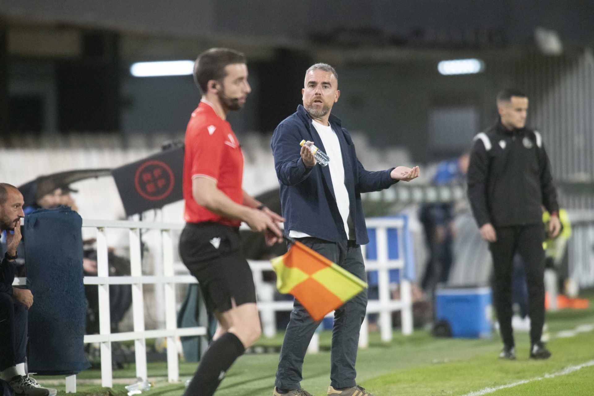 El FC Cartagena se queda con la miel en los labios, en imágenes