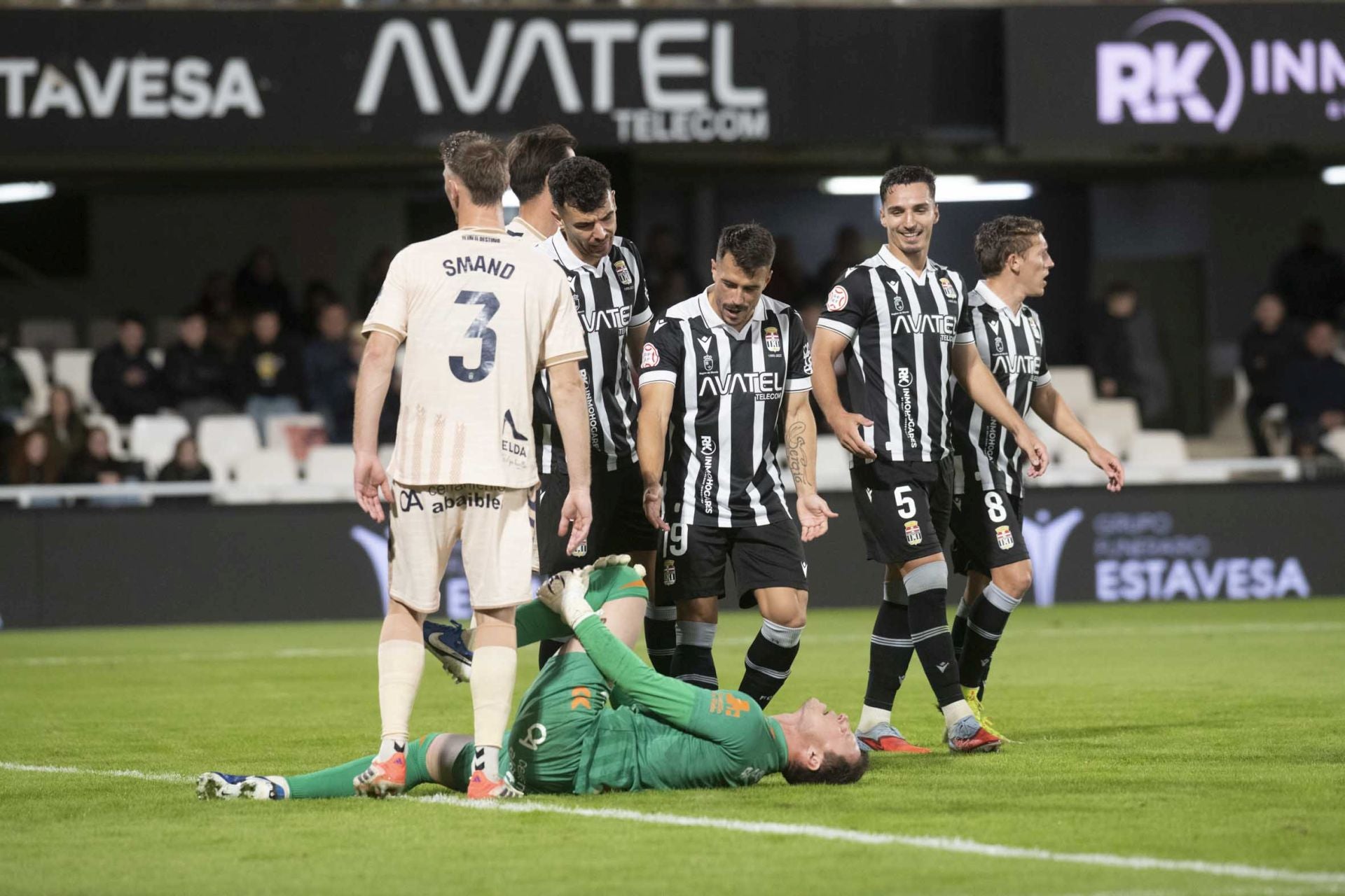 El FC Cartagena se queda con la miel en los labios, en imágenes