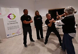 Curso de defensa personal, este lunes en el Caivax.