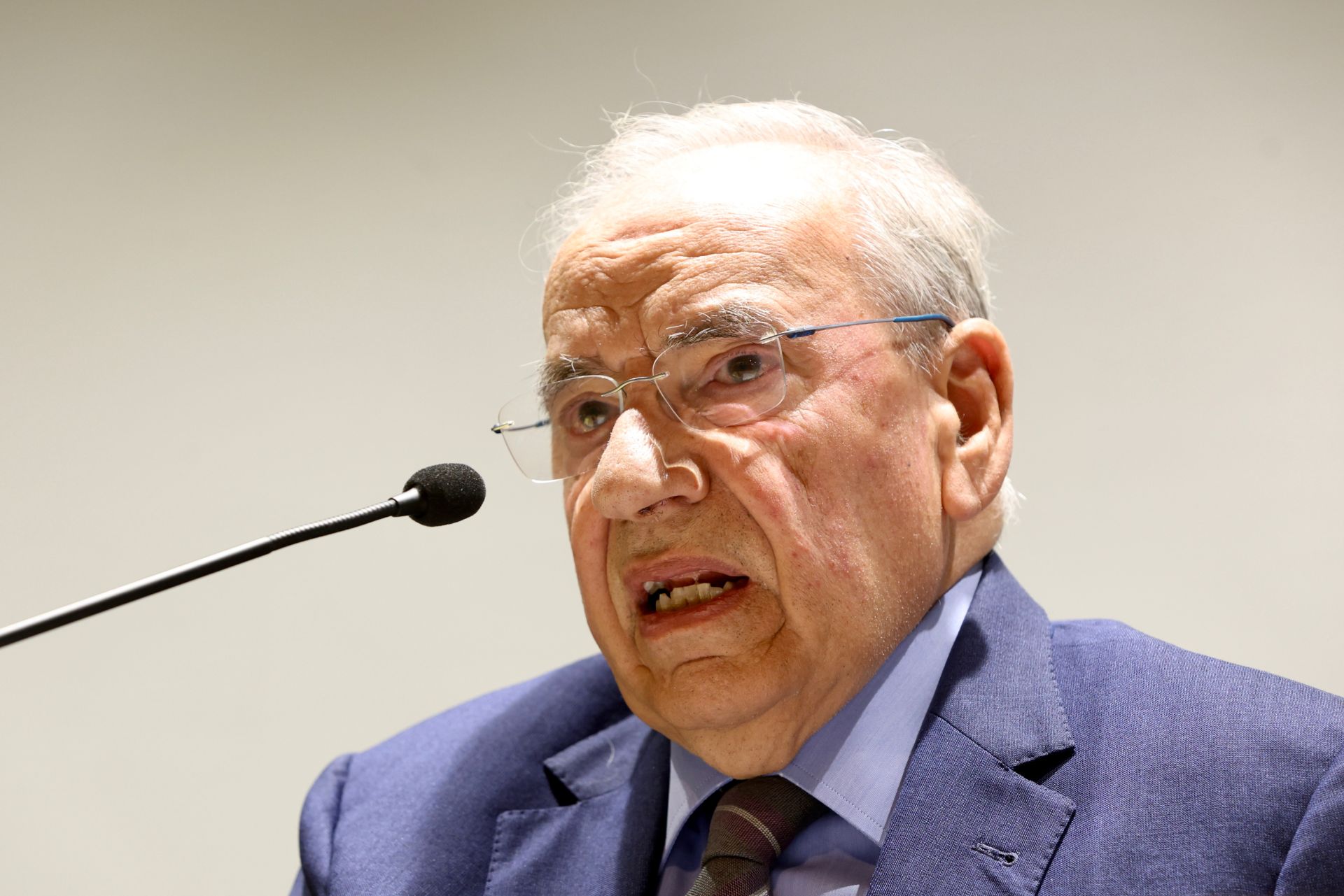 Las imágenes de Alfonso Guerra en Murcia en la conferencia &#039;Pensar la democracia&#039;