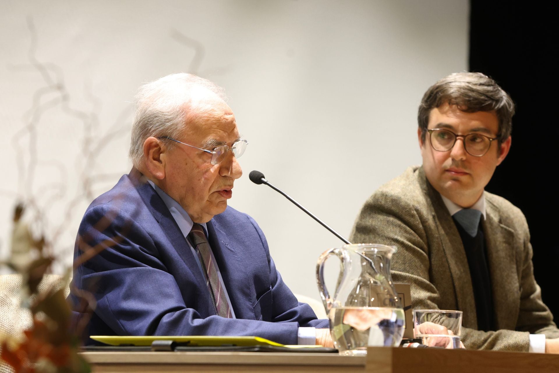 Las imágenes de Alfonso Guerra en Murcia en la conferencia &#039;Pensar la democracia&#039;