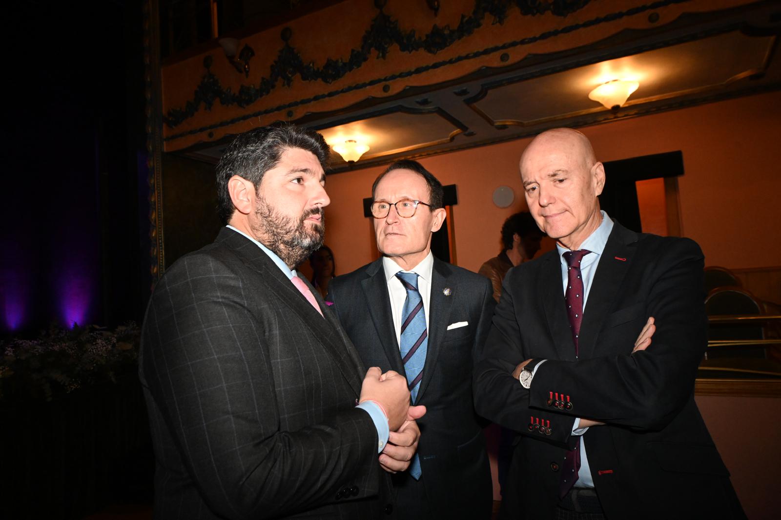 En imágenes, gala de entrega de los Premios 25N del Gobierno regional