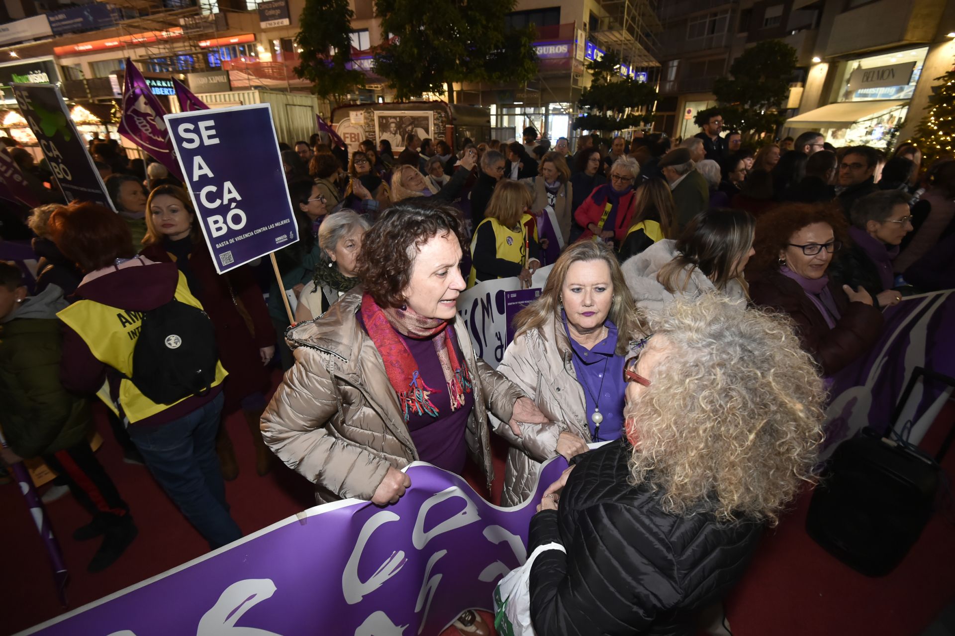 Manifestación por el 25N en Murcia, en imágenes