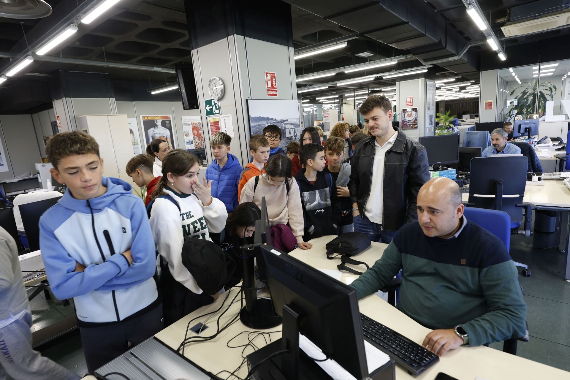 Los alumnos de del CEIP San Pablo de Murcia visitan LA VERDAD, en imágenes