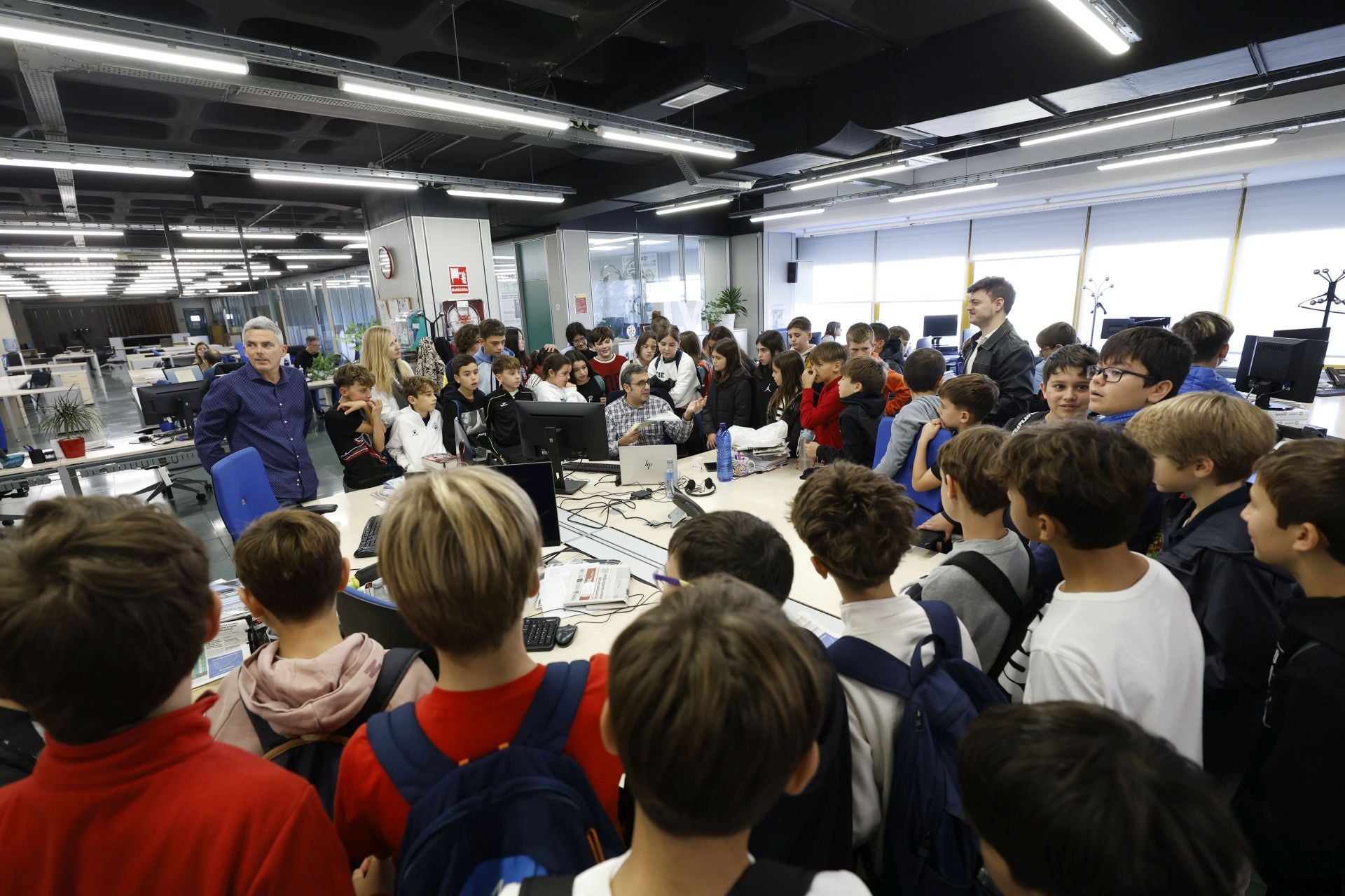 Los alumnos de del CEIP San Pablo de Murcia visitan LA VERDAD, en imágenes