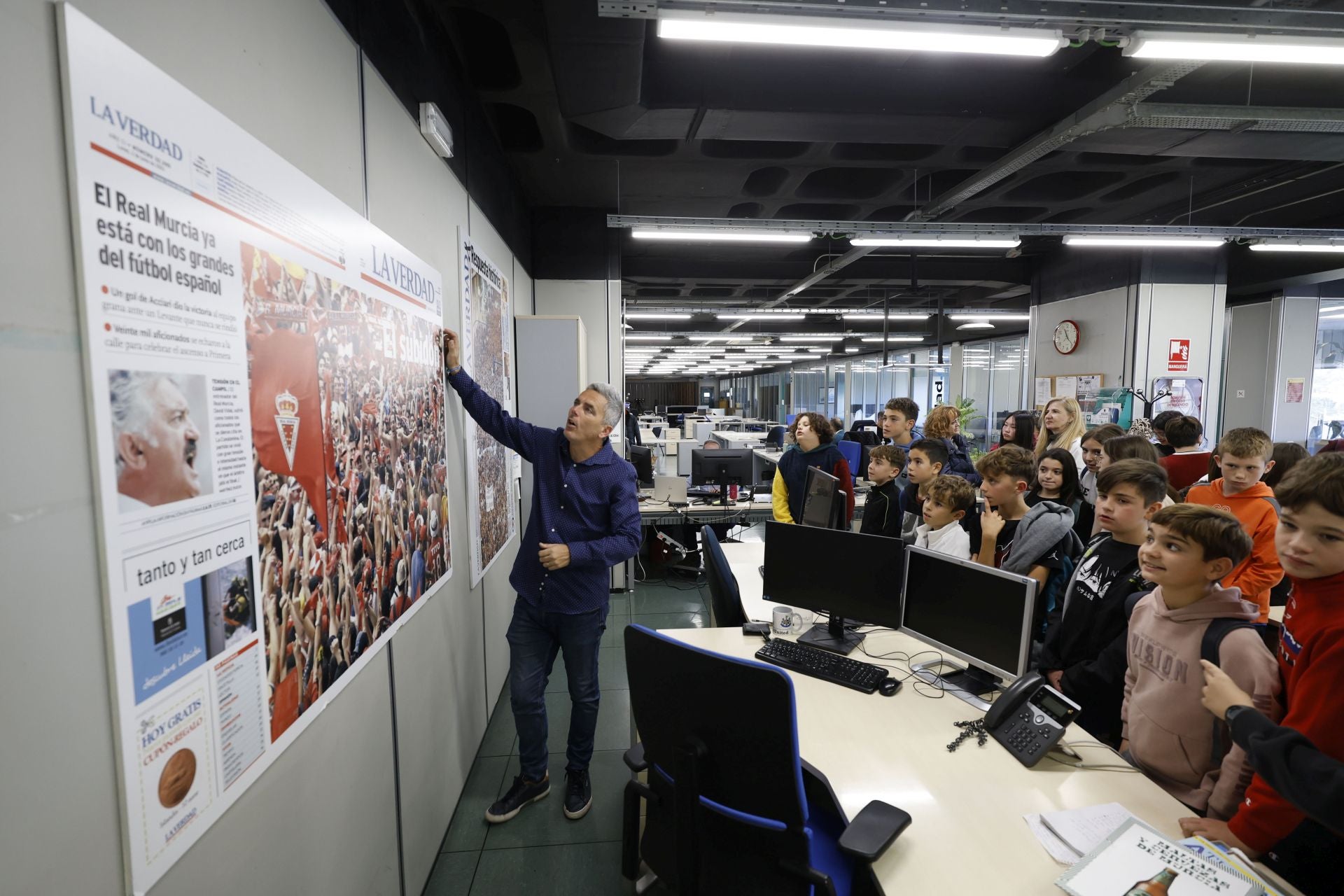 Los alumnos de del CEIP San Pablo de Murcia visitan LA VERDAD, en imágenes