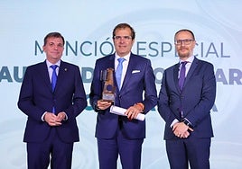 El presidente de la Autoridad Portuaria de Cartagena, Pedro Pablo Hernández, recibió la mención especial.