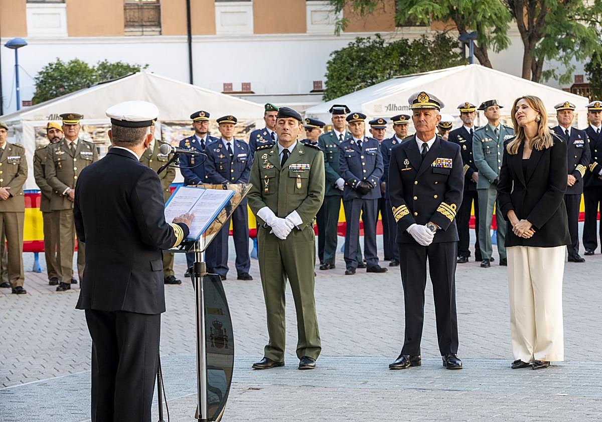 Imagen principal - Más de quinientos murcianos se incorporan a las Fuerzas Armadas durante 2025