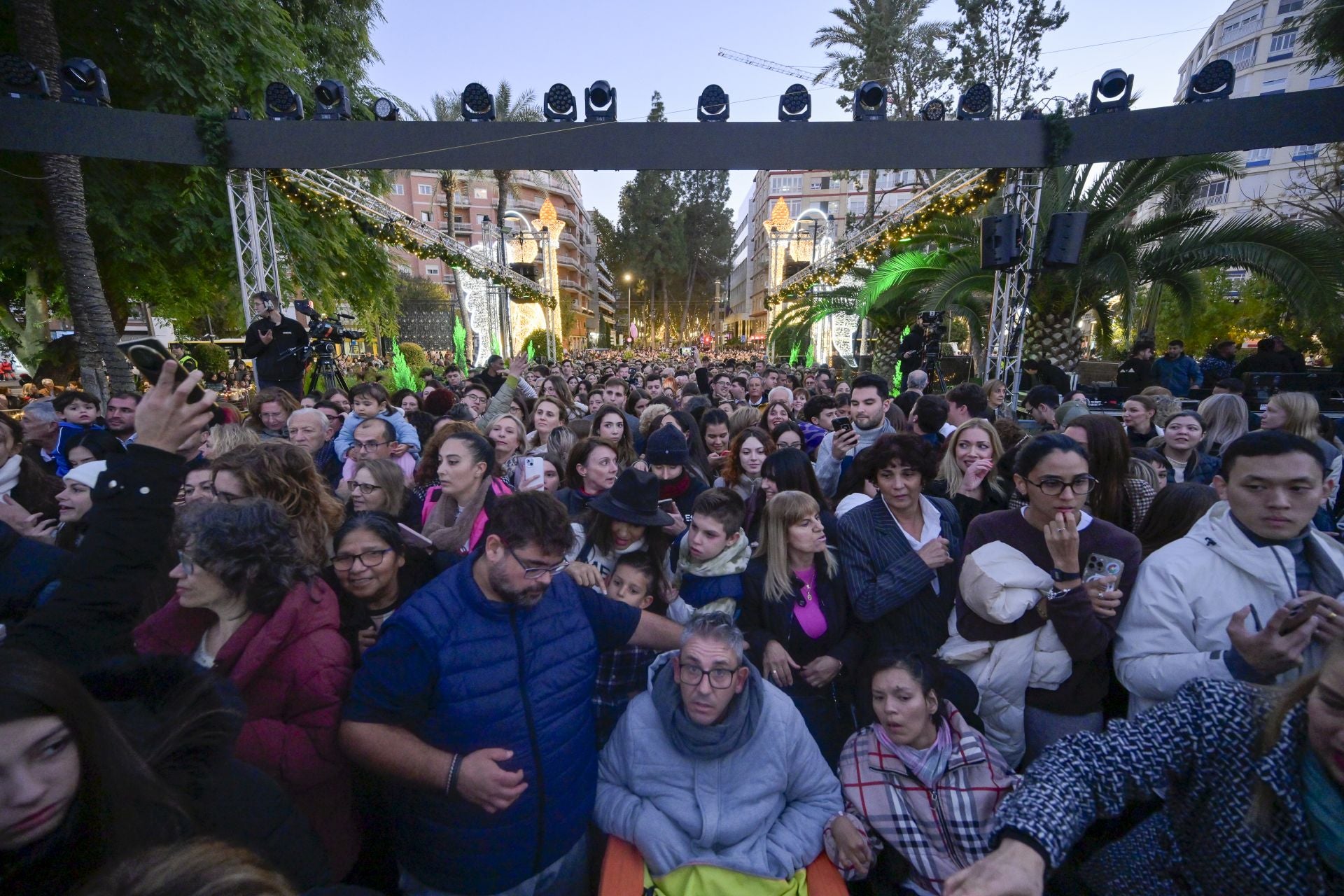 El encendido del árbol de Navidad de Murcia, en imágenes