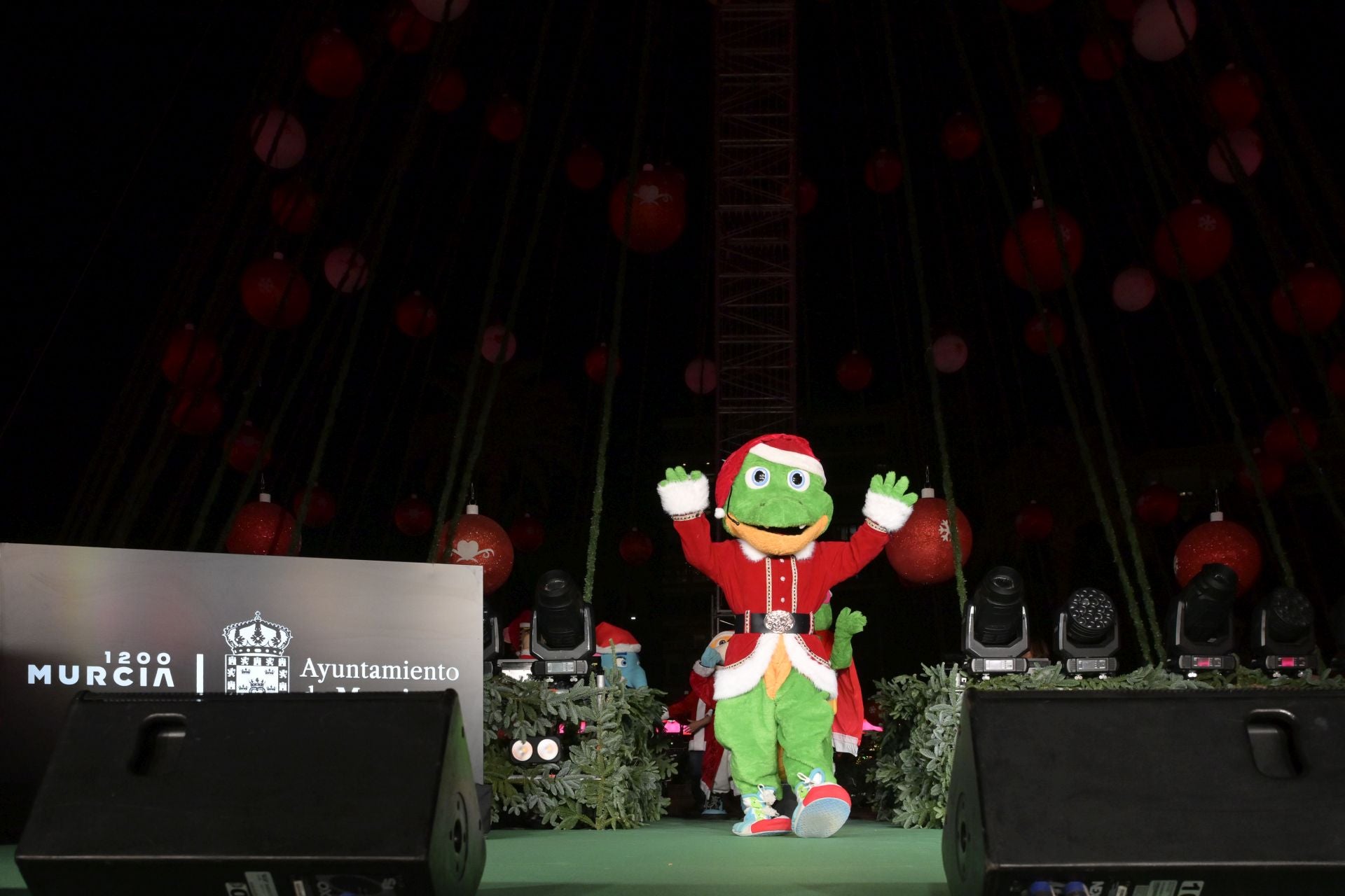 El encendido del árbol de Navidad de Murcia, en imágenes
