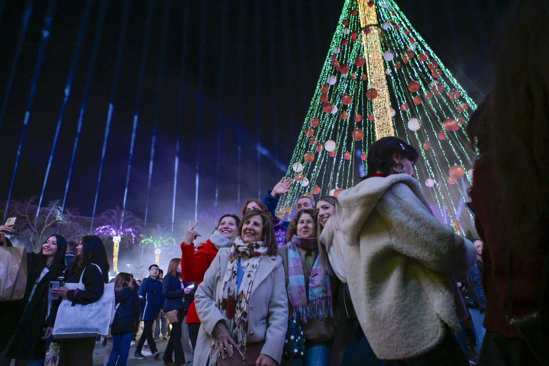 El encendido del árbol de Navidad de Murcia, en imágenes