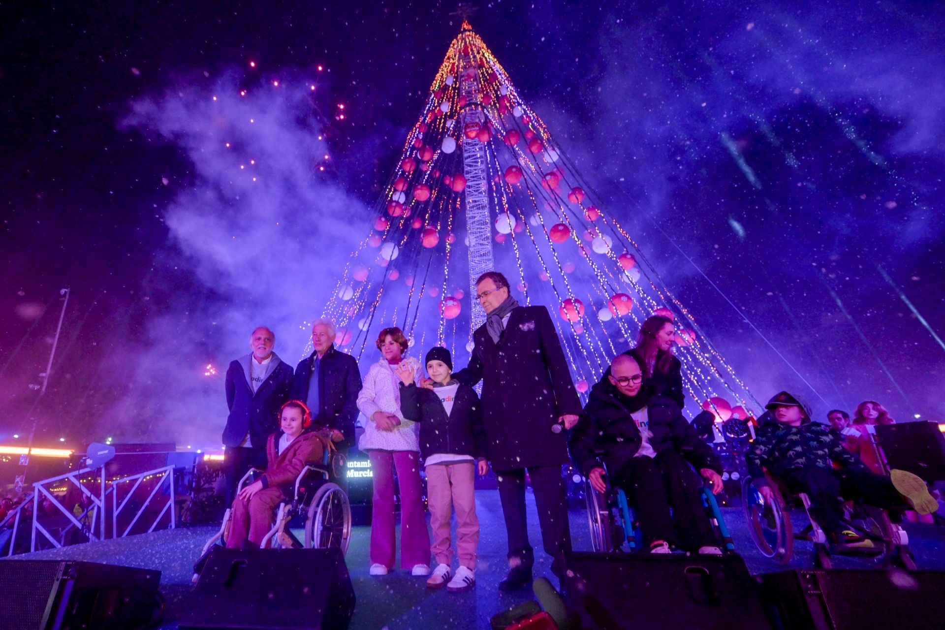 El encendido del árbol de Navidad de Murcia, en imágenes