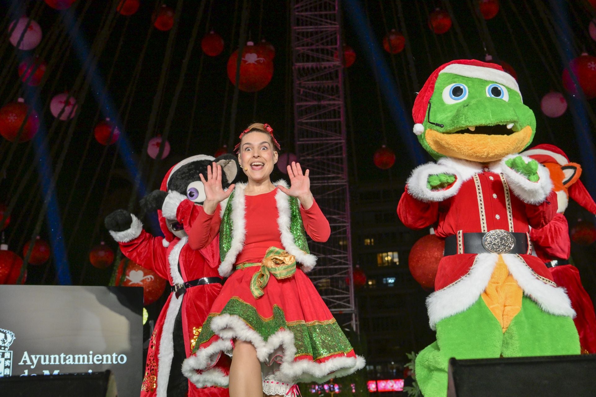 El encendido del árbol de Navidad de Murcia, en imágenes