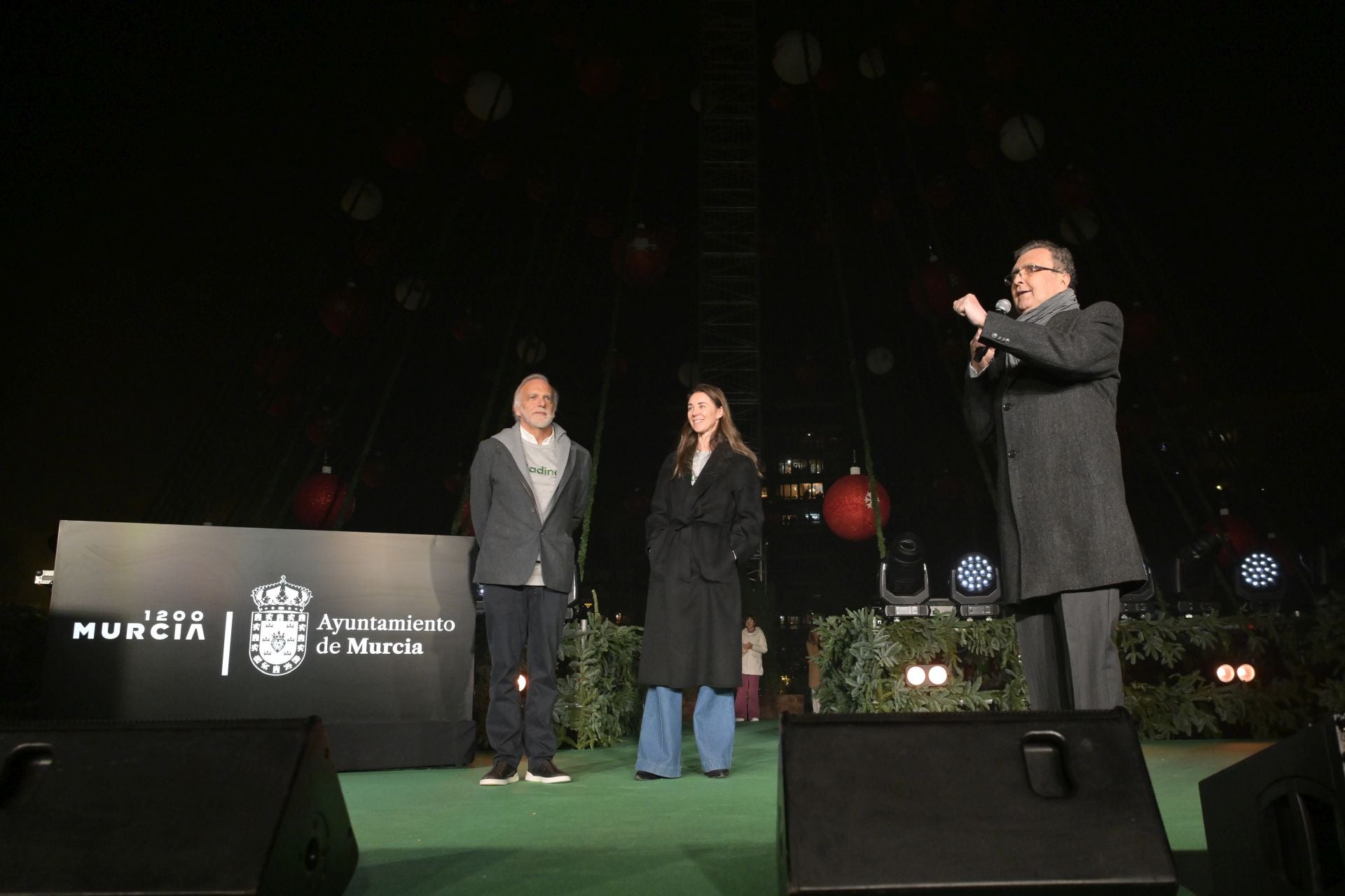 El encendido del árbol de Navidad de Murcia, en imágenes