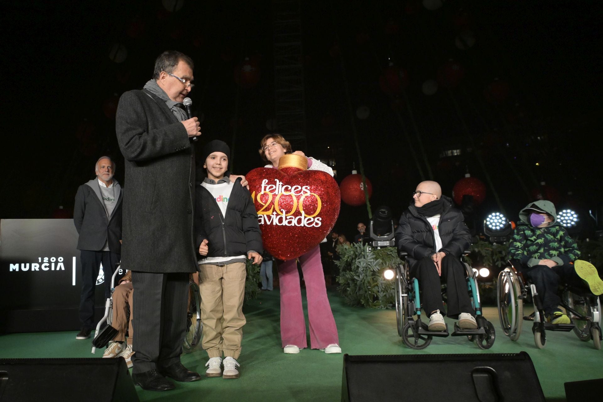 El encendido del árbol de Navidad de Murcia, en imágenes