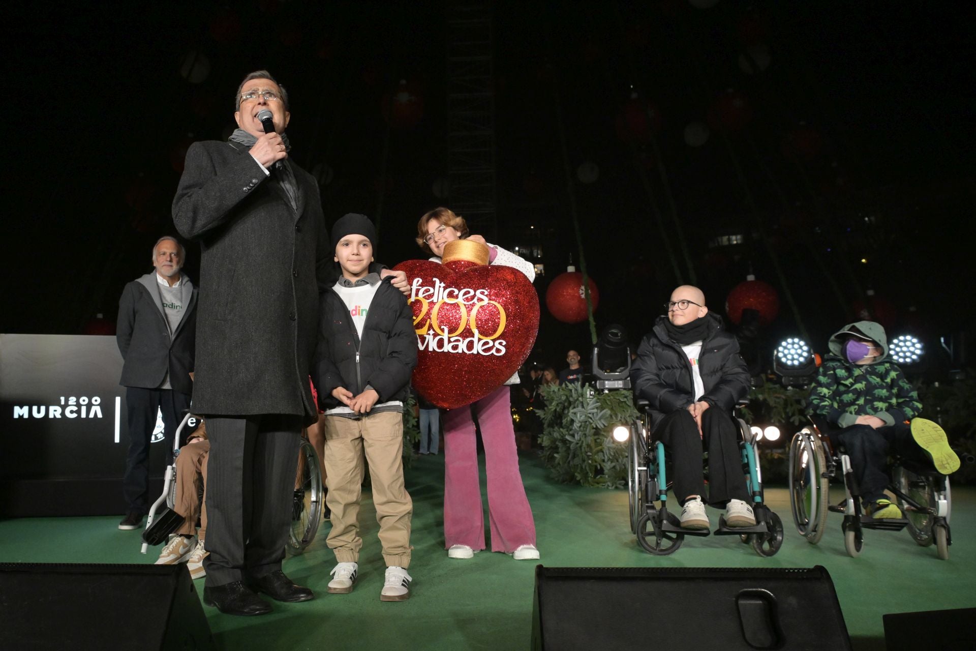 El encendido del árbol de Navidad de Murcia, en imágenes