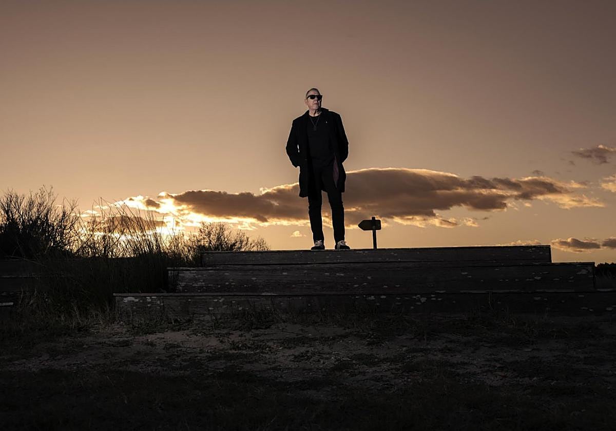 Carlos Goñi festeja el cumpleaños de una de sus grandes obras.