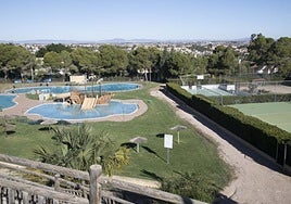 Operarios y excavadoras trabajaban ayer en las instalaciones deportivas del parque Rafael de la Cerda en Tentegorra.