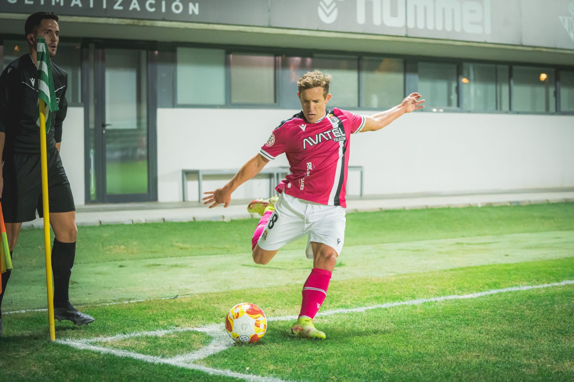 El FC Cartagena sufre y saborea la victoria, en imágenes